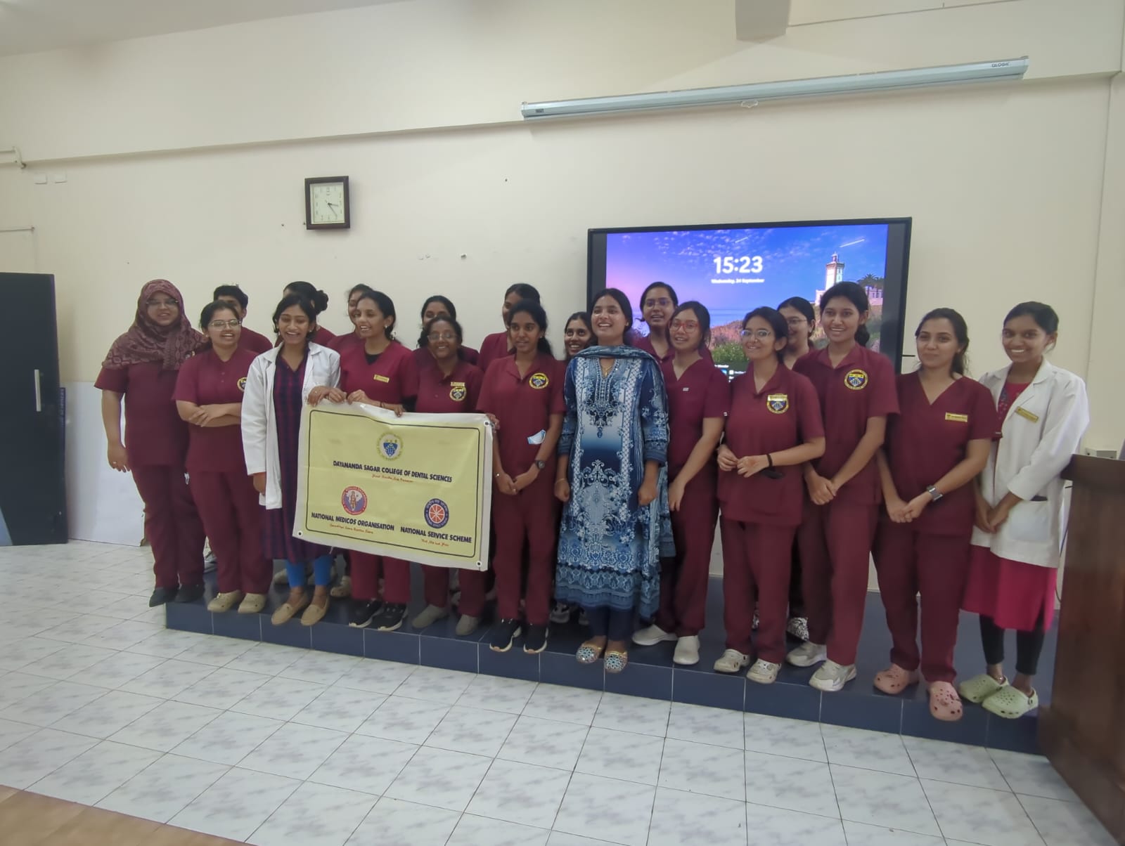 Group photo of NSS volunteers and faculty